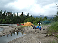 canoe_at_confluence_camp_tatandalsek.jpg (110kb)