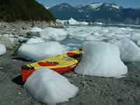 pack_canoe_and_raft_in_ice.jpg (81kb)