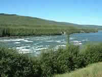 Cranberry Rapids, just upstream of Fireside on the Liard River (474kb)